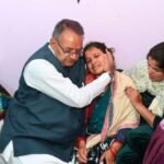 मालदेवता दुर्घटना में मृत युवक के परिजनों से मिले कैबिनेट मंत्री गणेश जोशी